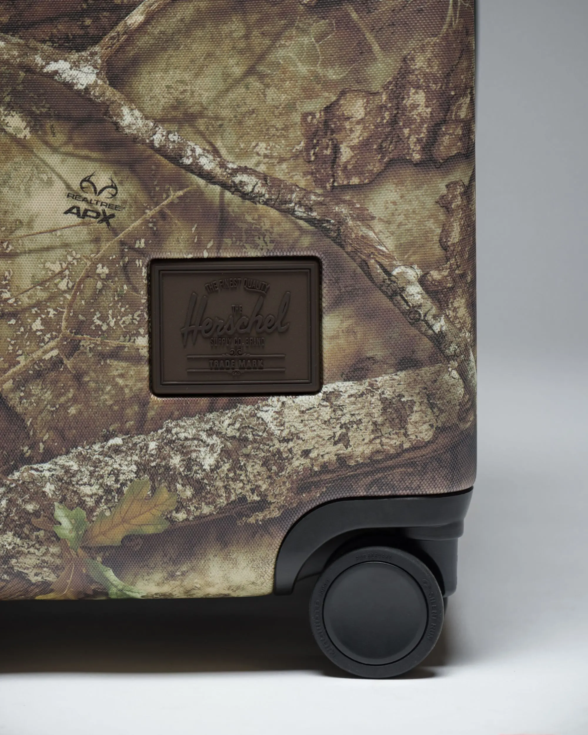 Realtree Herschel Heritage Carry On Luggage - Image 10